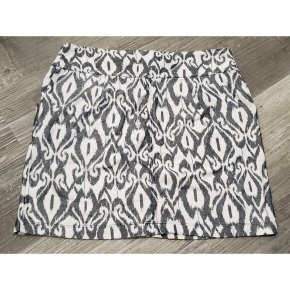 Black & White Unique Design Front Zip Up Mini Skirt w. Pockets | Size Medium - Picture 3 of 9